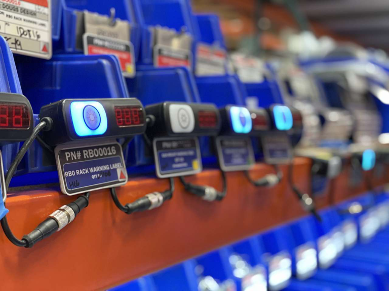 การใช้งาน Pick to Light System คุ้มค่าแค่ไหนเมื่อพิจารณาข้อดีและข้อเสีย?