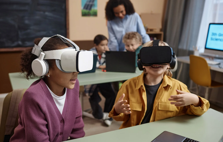 VR และ AR สร้างบทเรียนวิทยาศาสตร์และประวัติศาสตร์ให้เข้าใจง่ายขึ้นเหมือนอยู่ในเหตุการณ์จริง